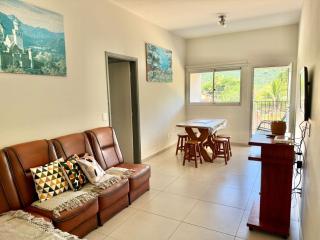 Apartamento à 250m da praia da Maranduba - 0