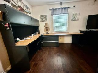 Texas Speedway Retreat: Desk + Cowboy Dipping Pool by Vacation Your Way - 4