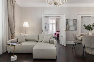 2bd Old Town Courtyard Apartment - 0