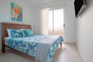 Private Pool & Tropical Style, Minutes from the Beach - 6
