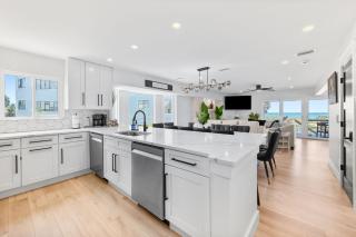 Seaside Rose-Ocean Front, Private Pool, Ht Tub, Slps 28 - 4