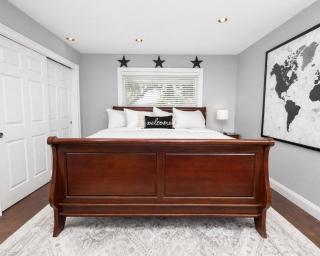 Relaxing Pool + Outdoor TV | Spacious 3/3 Retreat - 6