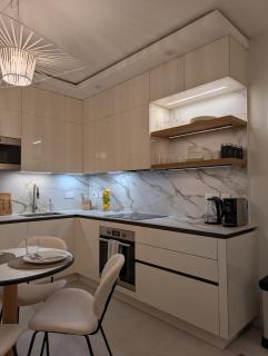 Olive - Studio with Full Kitchen and Rooftop Views - 1