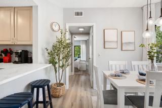 Renovated 2BR Condo Walk to Beach Pool Decks - 3