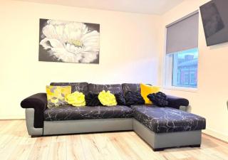 The Central Suite Blackpool-Best Holiday Letting Home in Blackpool - 4