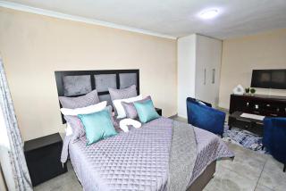 Sydney's Guest House - 1