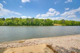 Waterfront Couples Retreat in Hot Springs! - 9