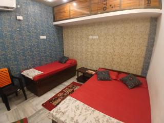 Elegance Kaashvi Home Stay - 2