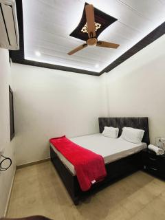 Elegance Kaashvi Home Stay - 3
