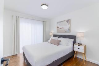 Modern Comfort |3BDR | Near DTW & Downtown Detroit - 4