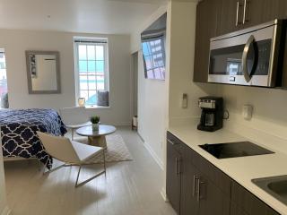 Promenade Studio With Free Parking! - 6