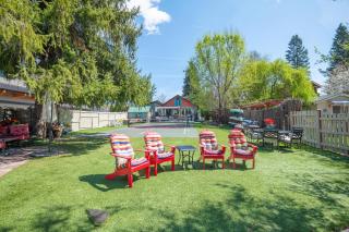 The Riverfront Court & Cottage - 0