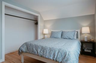 Cherry Lane Cottage - 3 Bed - 1 Full & 1 Half Bath - 8