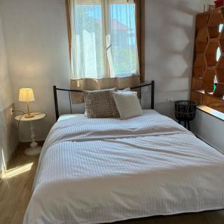 Klima Beach House Walk to Sea Easy Stay - 1
