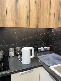 Modern apartment with Free parking - 10 min to airport, 15 min Center - 8