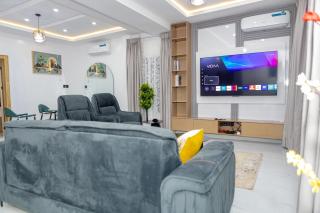 3 Bedroom in Ikate, Lekki - 2