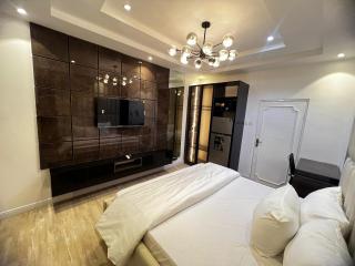 Utako Luxury Studio Apartment 2 - 4