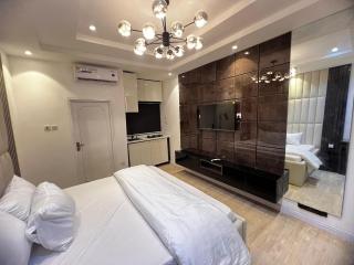 Utako Luxury Studio Apartment 2 - 3