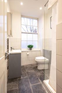 Modern 2 bedroom Flat in the Heart of Reading - 7