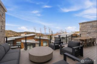 Luxury Ski In and Ski Out Condo with Private Hot Tub and Sauna - 5