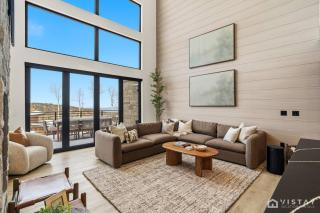 Luxury Ski In and Ski Out Condo with Private Hot Tub and Sauna - 3