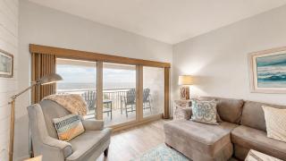 476 Captain's Walk - 1