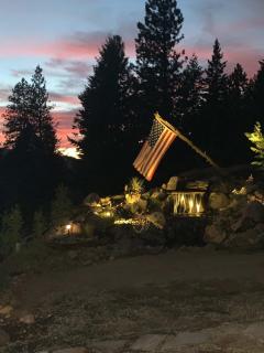 Cozy Lakeview Cabin - 8