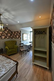 Castle View Studio - 3