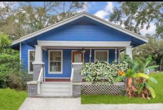 The Blue Bungalow - 4