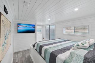 Lake-It-Easy Floating House on Lake Cumberland - 4