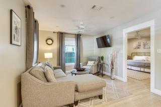 Walk to Beach, Dining & Aquarium: Gulfport Home! - 8