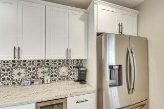 Walk to Beach, Dining & Aquarium: Gulfport Home! - 5