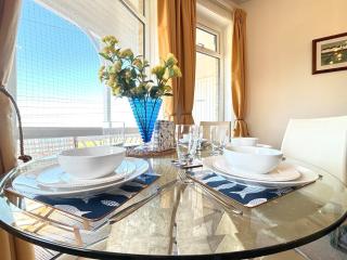 Modern 2 Bedroom Sea View Apartment, Minnis Bay - 3