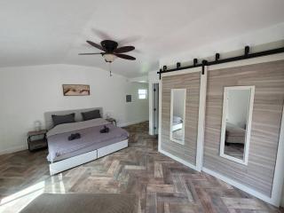 Bradenton FL 4BD Pool House - 1