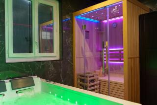 Love Room et Spa Privatif à Auxerre Jacuzzi, Sauna, Lit Rond, Terrasse et Netflix - 8