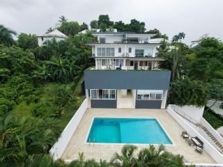 Beachside 1 Bedroom Apartment with Ocean View, Garden and 2 Swimming Pools - 0