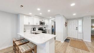 476 Captain's Walk - 9
