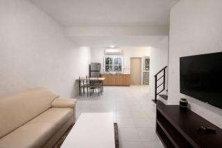 Spacious 3-Bedroom House near Bangkok Airport with Free WiFi - 4