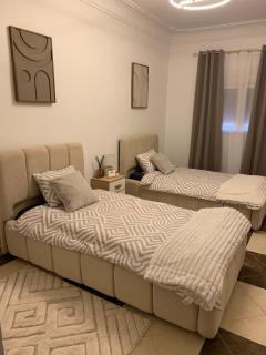 Spacious 2-bedroom apartment with sea view, Akid Lotfi neighborhood, beautiful view - 9