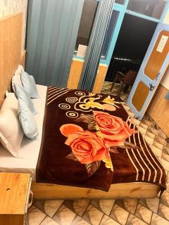Riverview 360 Boutique Hotel & Cafe Old Manali - 6