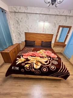 Riverview 360 Boutique Hotel & Cafe Old Manali - 4