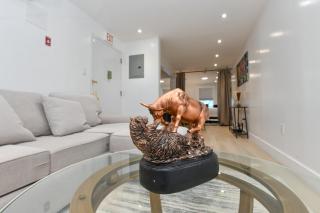 Luxury 3BR Waterfront Escape In FiDi Seaport - 6