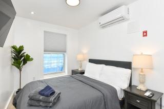 Luxury 3BR Waterfront Escape In FiDi Seaport - 2
