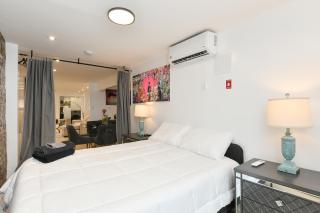 Luxury 3BR Waterfront Escape In FiDi Seaport - 1