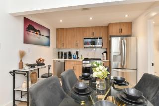 Luxury 3BR Waterfront Escape In FiDi Seaport - 5