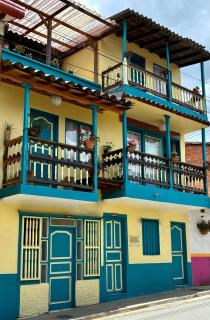 Charming Guest Room with Stunning Views in Jardn, Colombia - 4