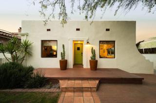 The Tucson Bungalow A Designer Sam Hughes Retreat - 0