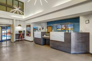 Prairie Crest Red Deer by IHG - 2