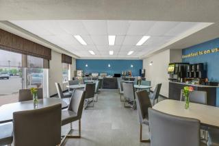 Prairie Crest Red Deer by IHG - 1