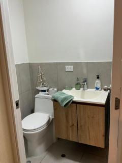 Ideal para turistas cómodo y bien ubicado - 1